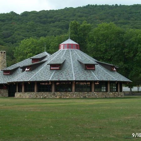 Overlook Lodge And Stone Cottages At Bear Mountain Highland Falls Exterior photo