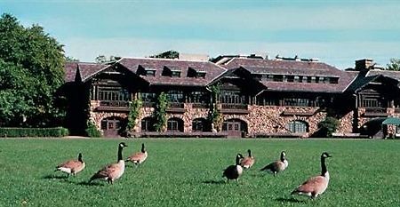 Overlook Lodge And Stone Cottages At Bear Mountain Highland Falls Exterior photo